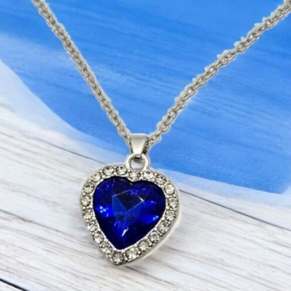 Blue Heart Rhinestone Necklace Titanic Inspired Heart of Ocean Iconic Pendant - Picture 5 of 7